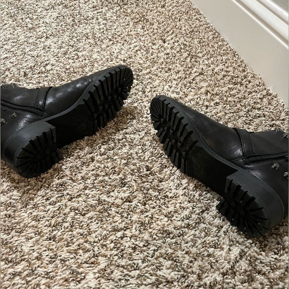 Stuart Weitzman Black GoWest booties size 7 - Picture 5 of 5